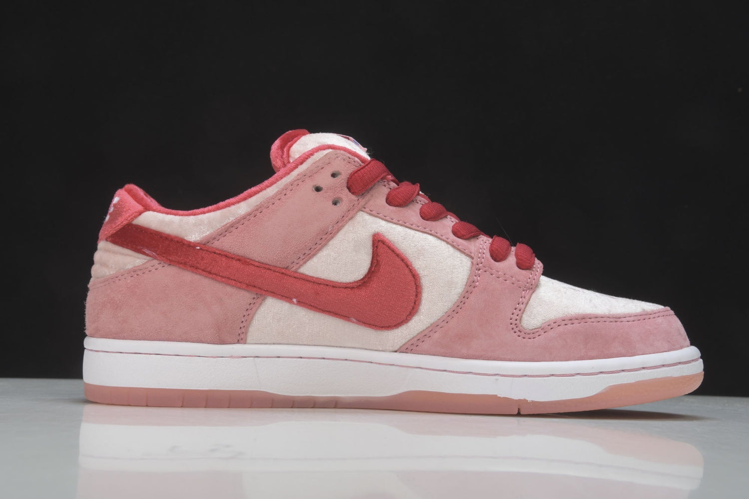 Nike SB Dunk Low StrangeLove Skateboards Sneaker - Premium Velvet Design